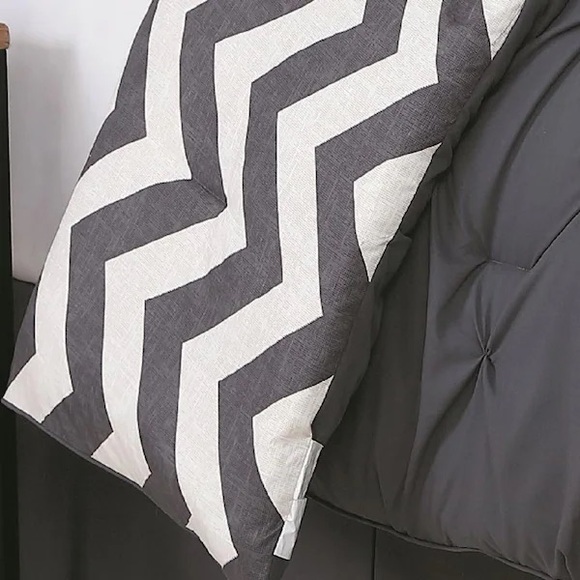 Avondale Manor King Reversible ComforterSet - Picture 2 of 9